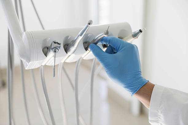 Professional Emergency Dentist technician working in Broussard, LA